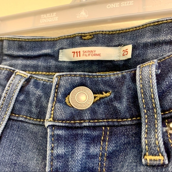 Levi’s 711 Skinny Jeans - Picture 3 of 3